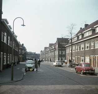 119401 Gezicht in de Acaciastraat te Utrecht, uit het noordoosten.